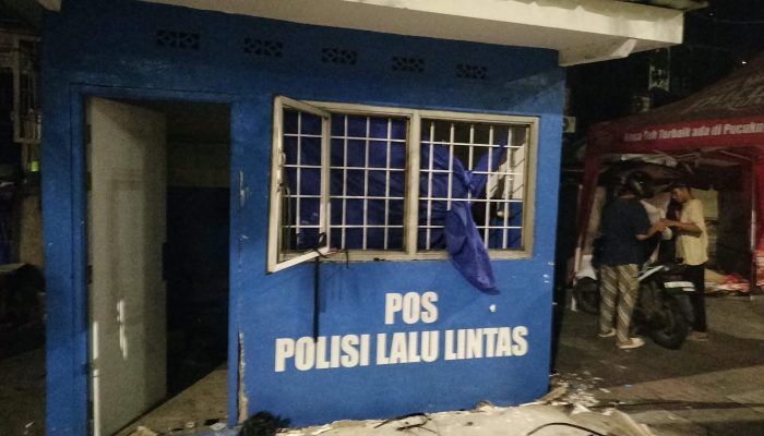 Aksi Unjuk Rasa di Jakarta, Dua Pos Lalu Lintas dan Lima Truk Rusak di Wilayah Polsek Palmerah