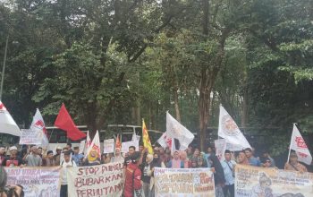 Sumpah Pemuda di Bundaran HI Berujung Ketegangan, Ratusan Mahasiswa Bertahan Hingga Malam